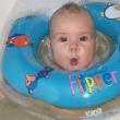 How to choose an inflatable ring for bathing babies